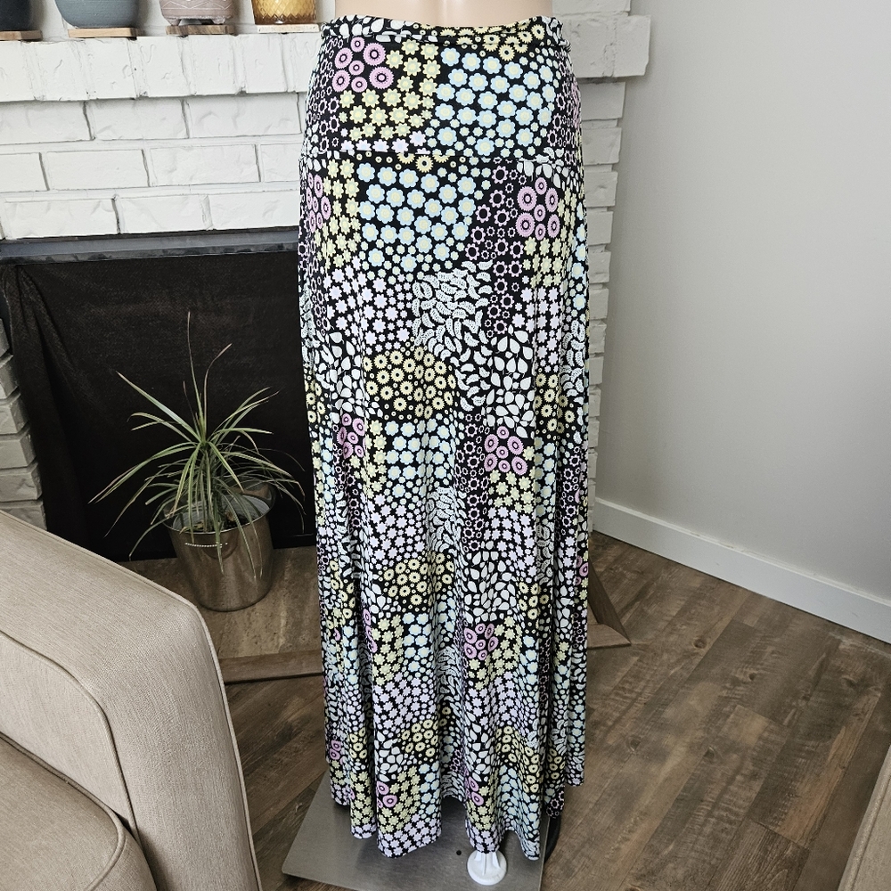 Lularoe maxi skirt size medium floral print flowy